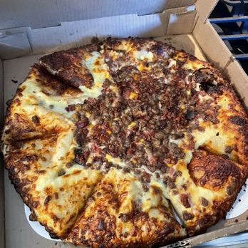Zae & Zebs Pizza - Cheeseburger pizza (hold the pickles) - Pizza Near Me - Centreville, Michigan Zae & Zebs Pizza - Cheeseburger pizza (hold the pickles) - Pizza Near Me - Centreville, Michigan