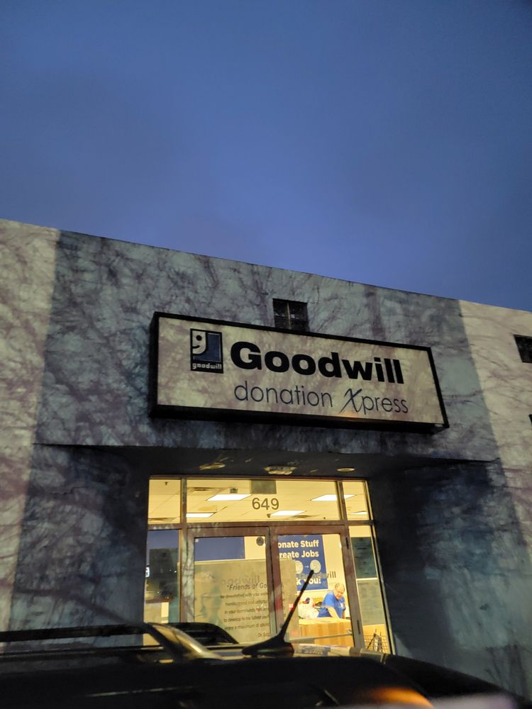GOODWILL NYNJ ATTENDED DONATION CENTER Updated November 2024 649