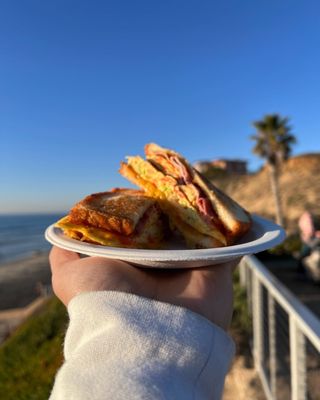 Sindi's Snack Shack by null