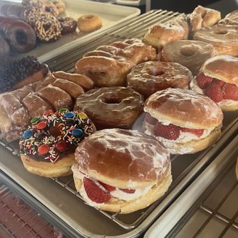 The Donut Hole - Great donuts. Cash only spot. - Donuts Near Me - La Puente, California The Donut Hole - Great donuts. Cash only spot. - Donuts Near Me - La Puente, California