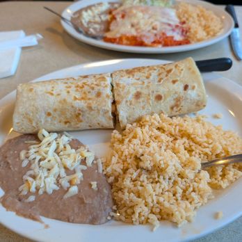 Mariscos El Amigo 3 - Shrimp Burrito - Seafood Near Me - Bensenville, Illinois Mariscos El Amigo 3 - Shrimp Burrito - Seafood Near Me - Bensenville, Illinois