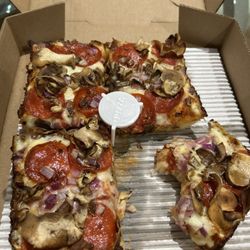 Papa's Pizza & BBQ - Small 3-toppings square