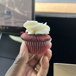 Gogo's Treatery