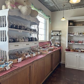 James J Chocolate Shop - Chocolatiers & Shops Near Me - Lake Mills, Wisconsin James J Chocolate Shop - Chocolatiers & Shops Near Me - Lake Mills, Wisconsin