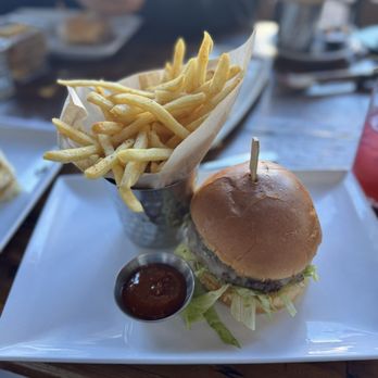 Finney's Crafthouse - Santa Barbara - Cocktail Bars Near Me - Santa Barbara, California