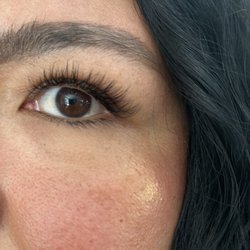 Fluttering Lash - Classic cat eye