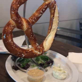 Pepper's Landing - Soft pretzel - Seafood Near Me - Brunswick, Maine