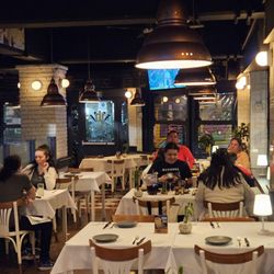 El Diez - The interior. We ate outside