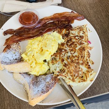 Tout Suite - FRENCH TOAST  Eggs  Bacon  Hash brown - Cafes Near Me - Houston, Texas