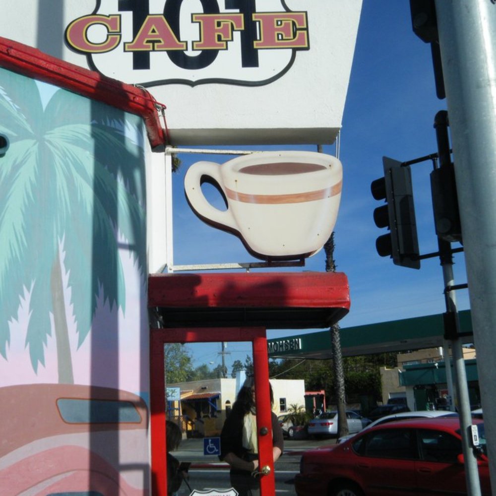 101 Cafe - The main entrance to the 101 - American Near Me - Oceanside, California