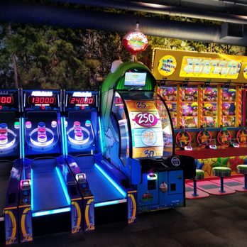 Great Wolf Lodge - Northern lights arcade - Water Parks Near Me - Bloomington, Minnesota