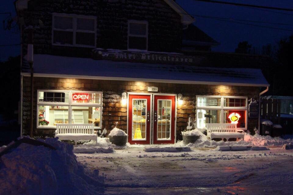 INLET DELICATESSEN Updated September 2024 31 Photos & 34 Reviews