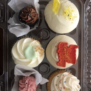 Love At First Bite - Chocolate mini, lemon, key lime (fave!), pumpkin (fave!), vanilla and strawberry mini. - Bakeries Near Me - Berkeley, California
