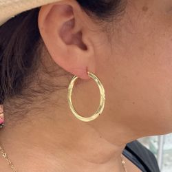 Simms Jewelers - Gold loop earrings