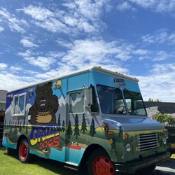 Grizzly Dogs - Grizzly Dogs food truck. You can't miss this thing on the road. We love our customers!!!