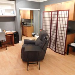 Silicon Valley Hypnosis Center - Relax in our comfortable hypnosis chair