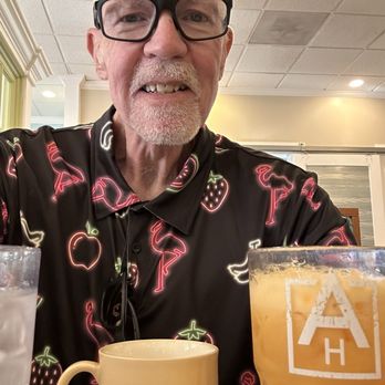 Anna's House - Grandville - Fresh squeezed, orange juice, freshly brewed, dark coffee, Agua, and a nice shirt from obnoxious golf (see how I got a plug in there) - Breakfast & Brunch Near Me - Grandville, Michigan