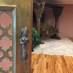 Vyana Yoga & PolariTea  - The inner studio meditation swing