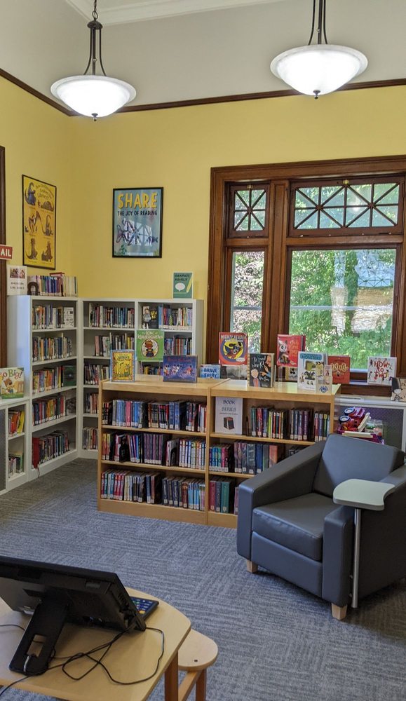 CHESTER PUBLIC LIBRARY 21 W Main St, Chester, Connecticut Libraries