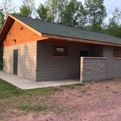 Summit Lake Game Farm - Bath/shower house