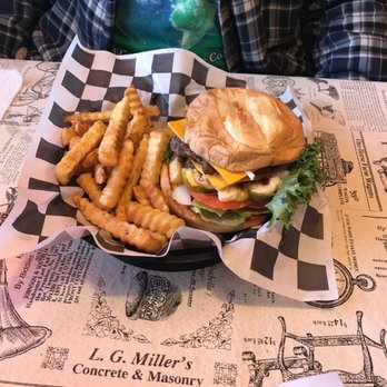Wiz's Eatery 2.0 - Quarter pounder special - Pizza Near Me - Batesburg, South Carolina