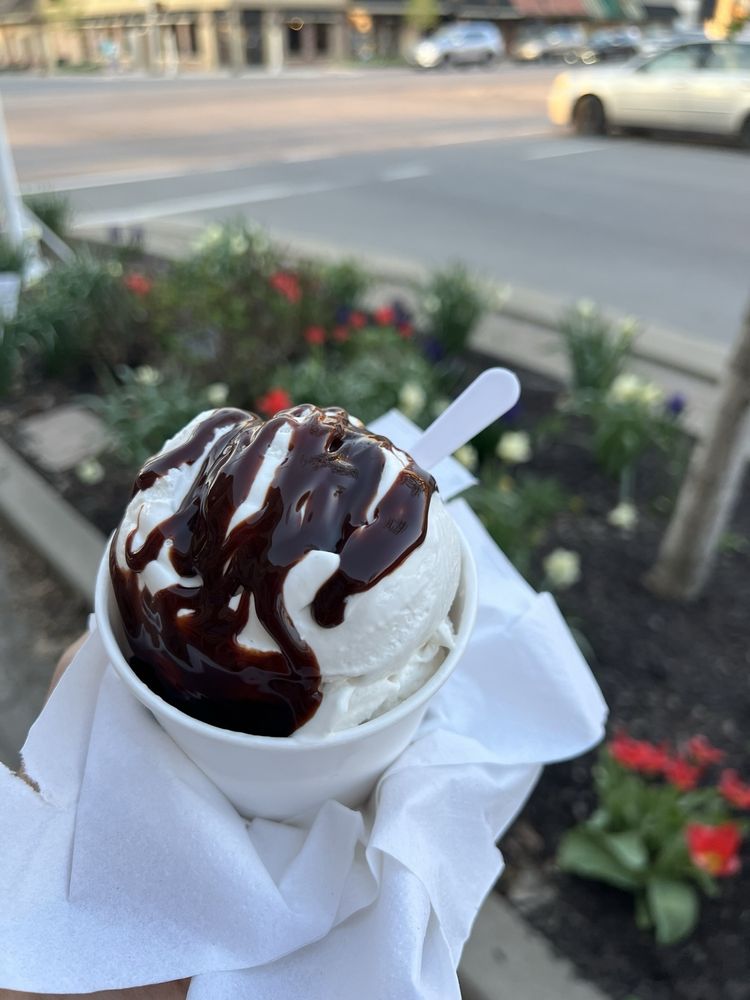 Sweet G's Ice Cream Logo
