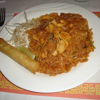 Golden Seven - Pad Thai w/Chicken (Lunch portion) - Chinese Near Me - Suwanee, Georgia Golden Seven - Pad Thai w/Chicken (Lunch portion) - Chinese Near Me - Suwanee, Georgia