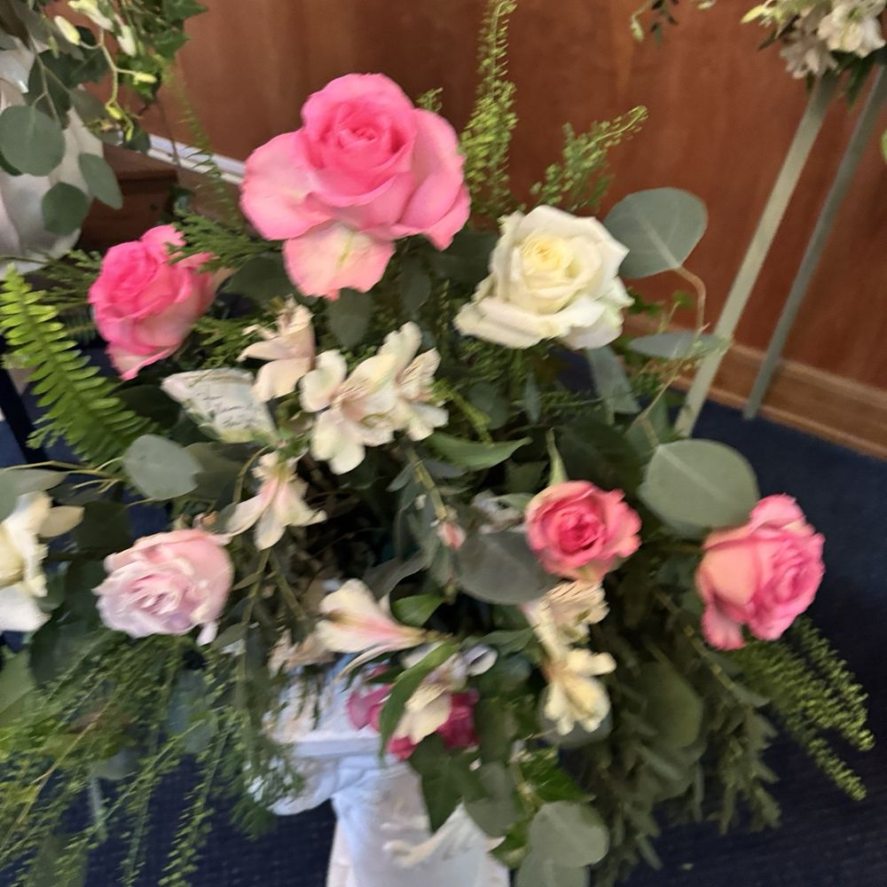 Blumen Luneas - Floral Designers Near Me Blumen Luneas - Floral Designers Near Me
