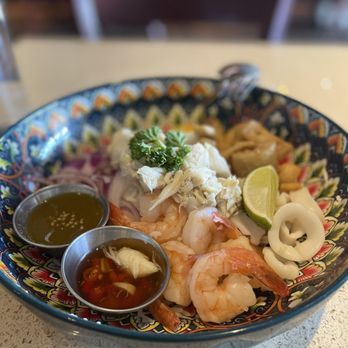 Khao Hom - Jasmine rice with seafood, egg, and sauces. - Thai Near Me - Hayward, California Khao Hom - Jasmine rice with seafood, egg, and sauces. - Thai Near Me - Hayward, California