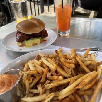 Alchemy - Chicken sandwich - Tapas/Small Plates Near Me - Memphis, Tennessee
