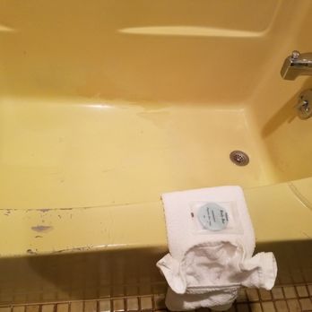 Hi Tide Oceanfront Inn - Worn out tub! - Hotels Near Me - Seaside, Oregon Hi Tide Oceanfront Inn - Worn out tub! - Hotels Near Me - Seaside, Oregon