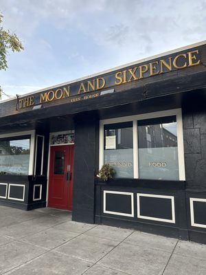 The Moon and Sixpence by null