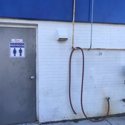 Mobil - No bathroom?