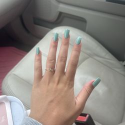 Pearl Nails and Spa - My square green acrylics