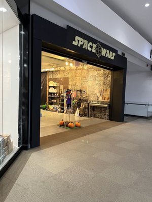 Quaker Bridge Mall by null