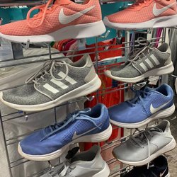Plato's Closet - Niles, OH