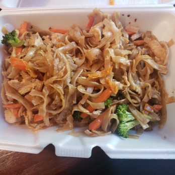 Renoo's Thai Time - Pad Se Ew with chicken mild - Thai Near Me - Las Cruces, New Mexico