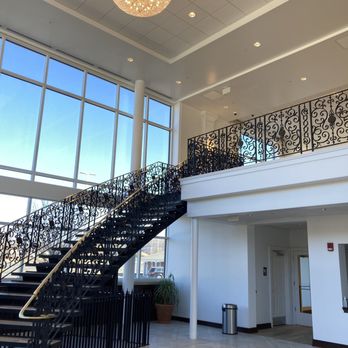 Willows - Staircase in atrium - Hotels Near Me - Industry, Pennsylvania