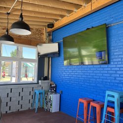 Sloppy Bobs - Patio
