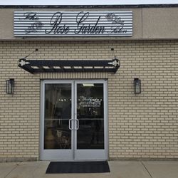 Rose Garden Salon - Main entrance