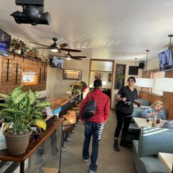 Lee's Crossroads Cafe