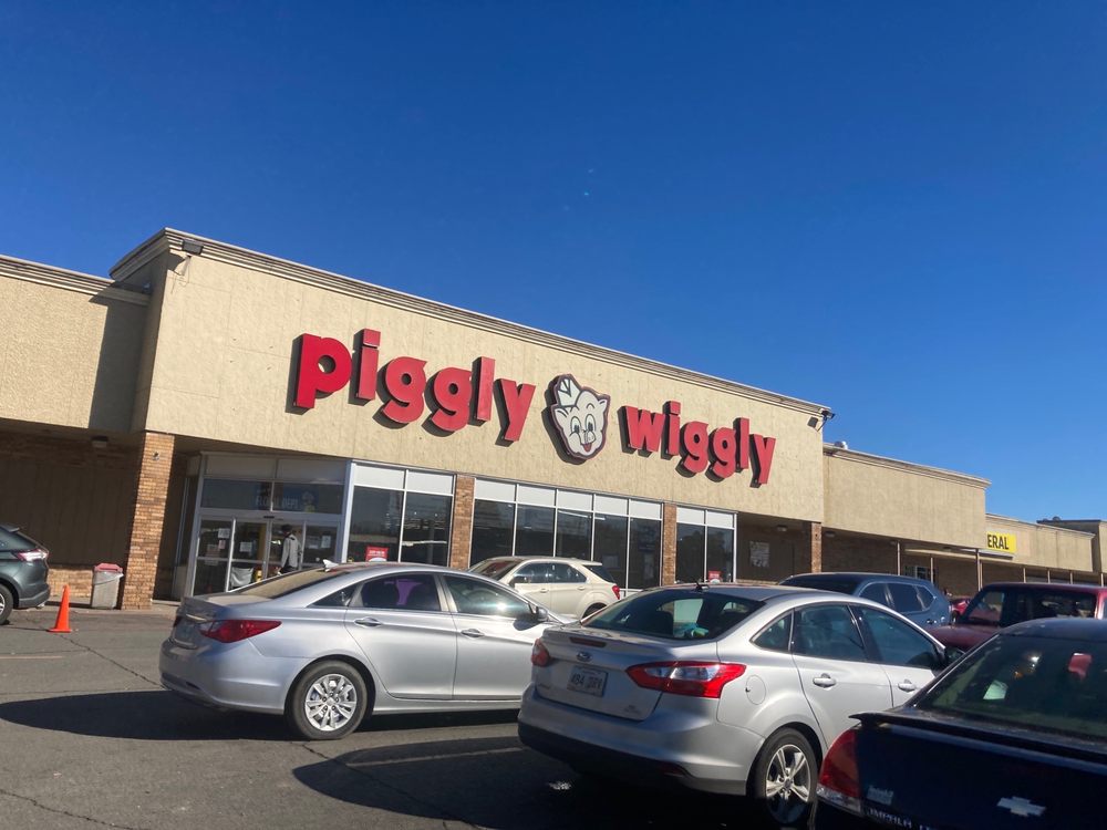PIGGLY WIGGLY NO 1 Updated August 2024 S Main Mall, Springhill