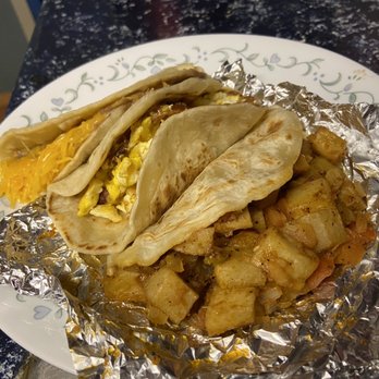 Metro Taco Stop - Papa ranchero, bacon and egg, bean and cheese - Mexican Near Me - San Antonio, Texas Metro Taco Stop - Papa ranchero, bacon and egg, bean and cheese - Mexican Near Me - San Antonio, Texas
