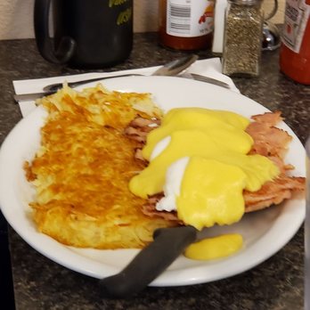 Breakfast At Valerie's - Eggs benedict with shaved Canadian bacon - Breakfast & Brunch Near Me - Vancouver, Washington Breakfast At Valerie's - Eggs benedict with shaved Canadian bacon - Breakfast & Brunch Near Me - Vancouver, Washington