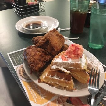 Metro Diner - Fried chicken and waffles - American Near Me - Wilmington, Delaware Metro Diner - Fried chicken and waffles - American Near Me - Wilmington, Delaware