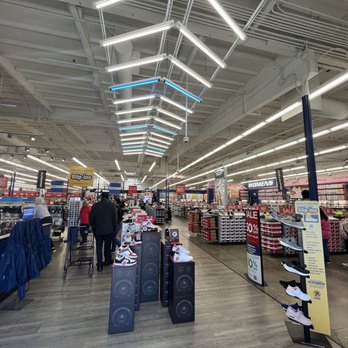 SKECHERS Warehouse Outlet - Front entrance - Shoe Stores Near Me - Gardena, California