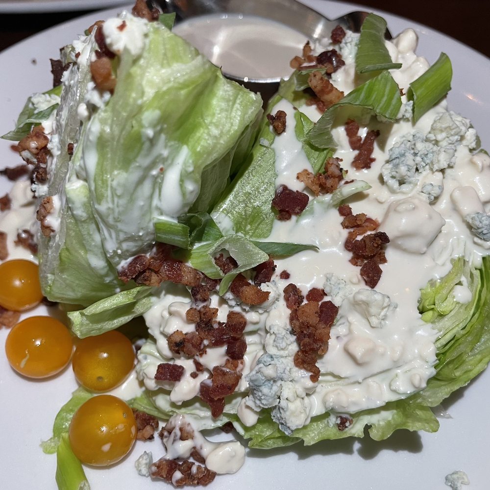 Minervas Restaurant - Sioux Falls - Wedge Salad - New American Near Me - Sioux Falls, South Dakota