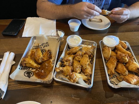 East Coast Wings + Grill by null