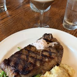 Settlers Bay Lodge - Ribeye and espresso martini