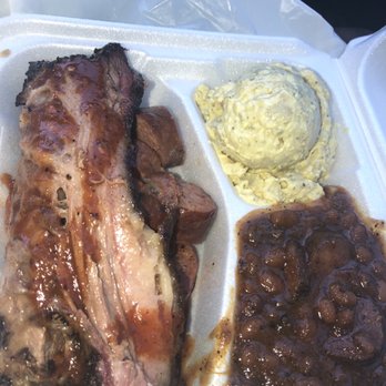 Dave's BBQ - Brisket,spicy smoked baked beans and potato salad - Barbeque Near Me - Virginia Beach, Virginia
